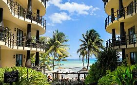 El Taj Oceanfront And Beachside Condo Hotel